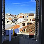 Bulovic In The Very Center Of
