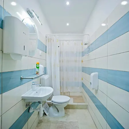 招待所 Bulovic In The Very Center Of