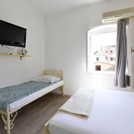 招待所 Bulovic In The Very Center Of *