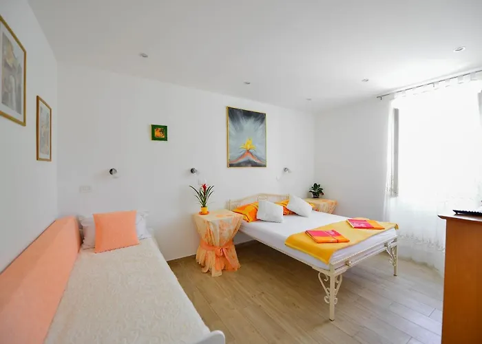 Bulovic In The Very Center Of 招待所 斯普利特