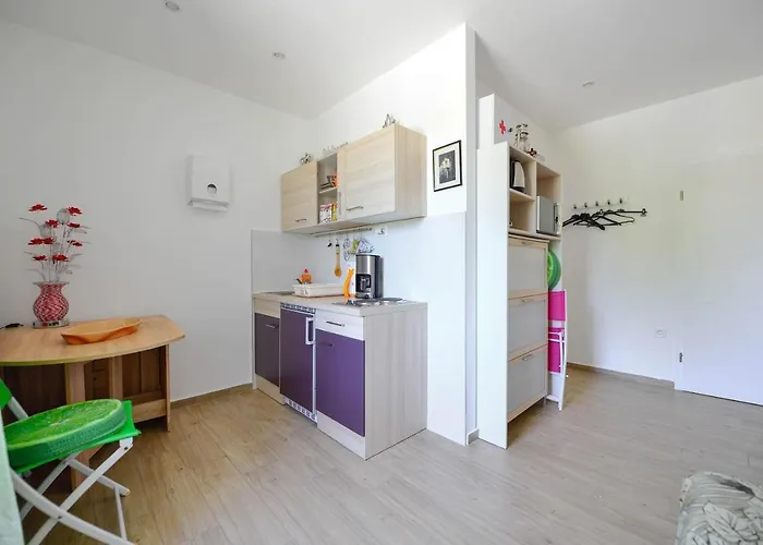 Bulovic In The Very Center Of *